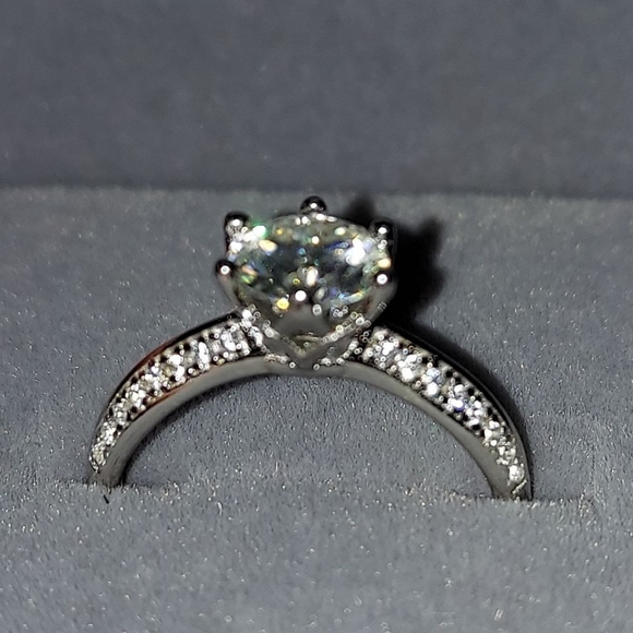 💎💍💯 925 Sterling Silver Moissanite 1.0ct Ring